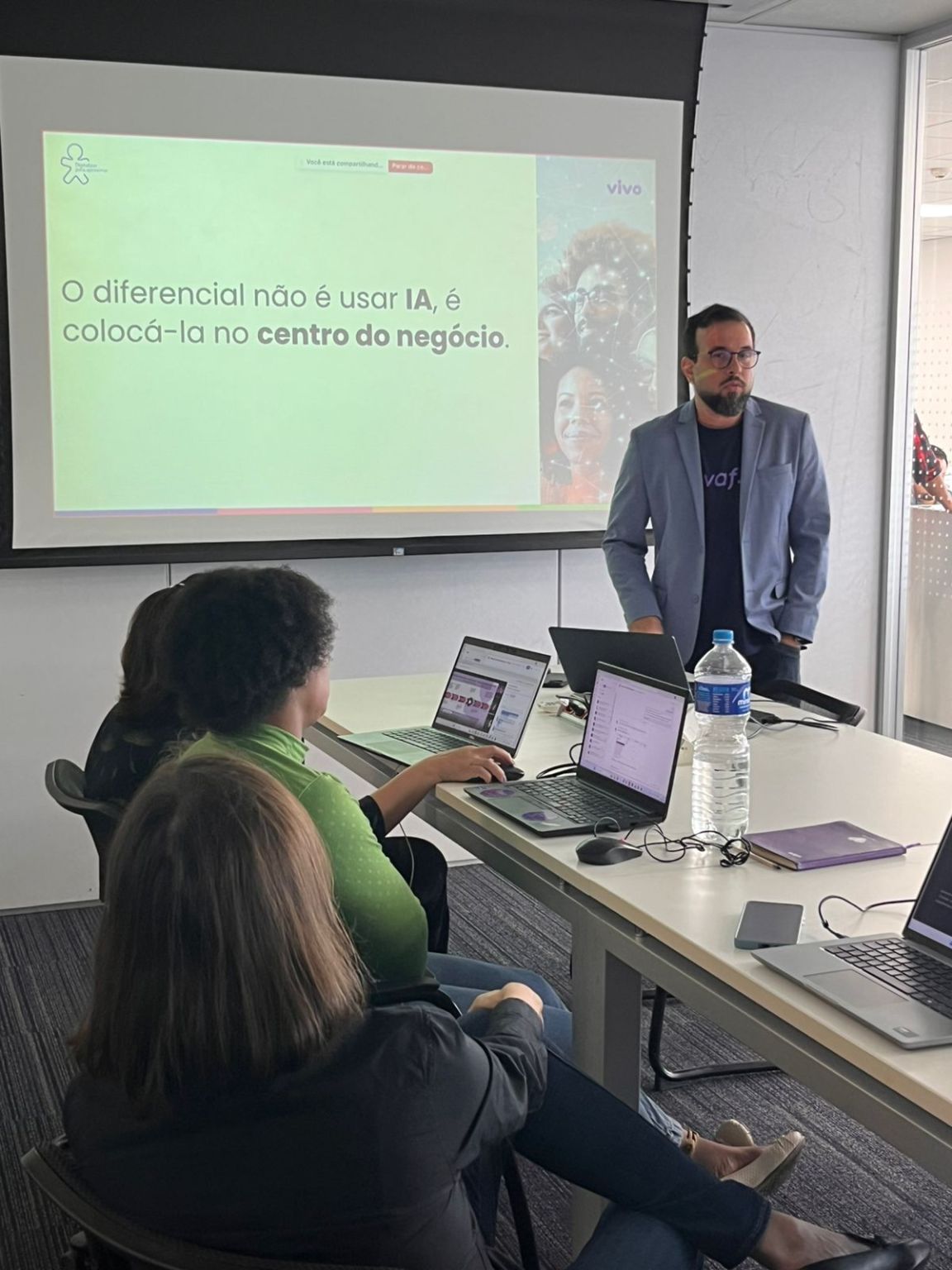 Workshop sobre Inteligência Artificial aplicada ao RH realizado na Vivo